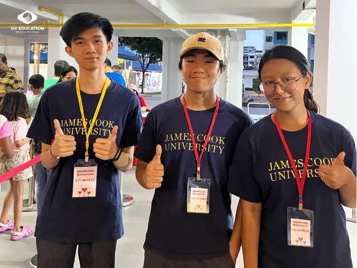 Sinh viên JCU Singapore Tích Cực Tham Gia Lễ Kỷ Niệm #SG60 Kolam Ayer